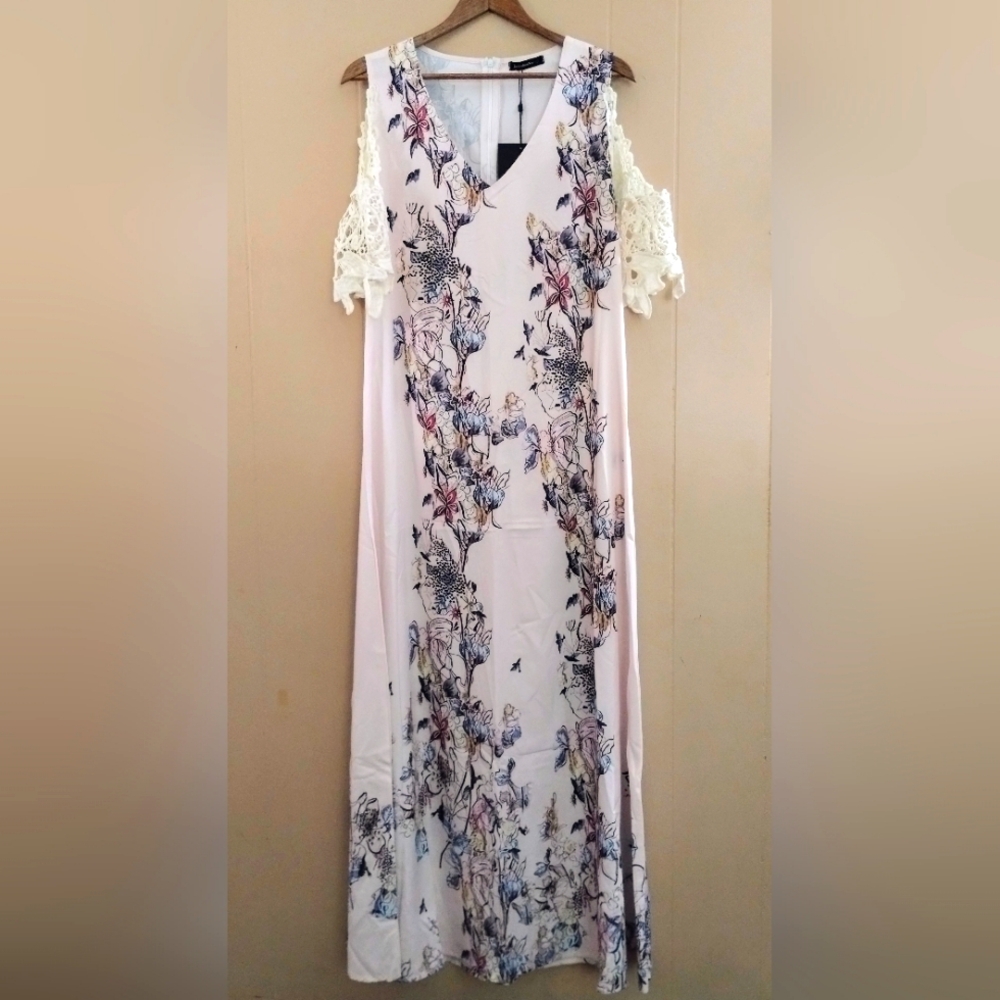 Floral maxi dress, HOST PICK, lace cold shoulder and back zip, summer, blush - Picture 2 of 10